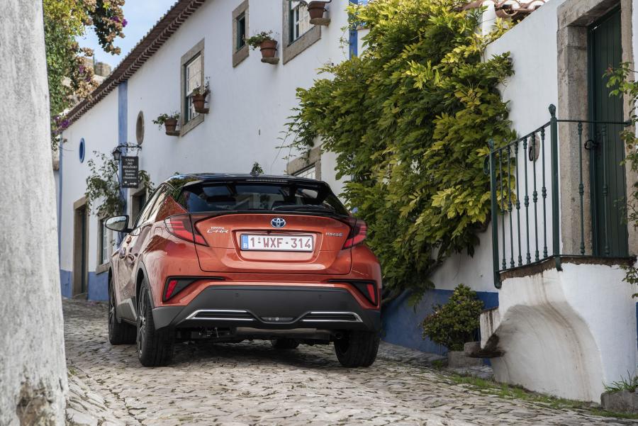  Toyota C-HR Hybrid 2019 года  (WW) (фото 41 из 174)